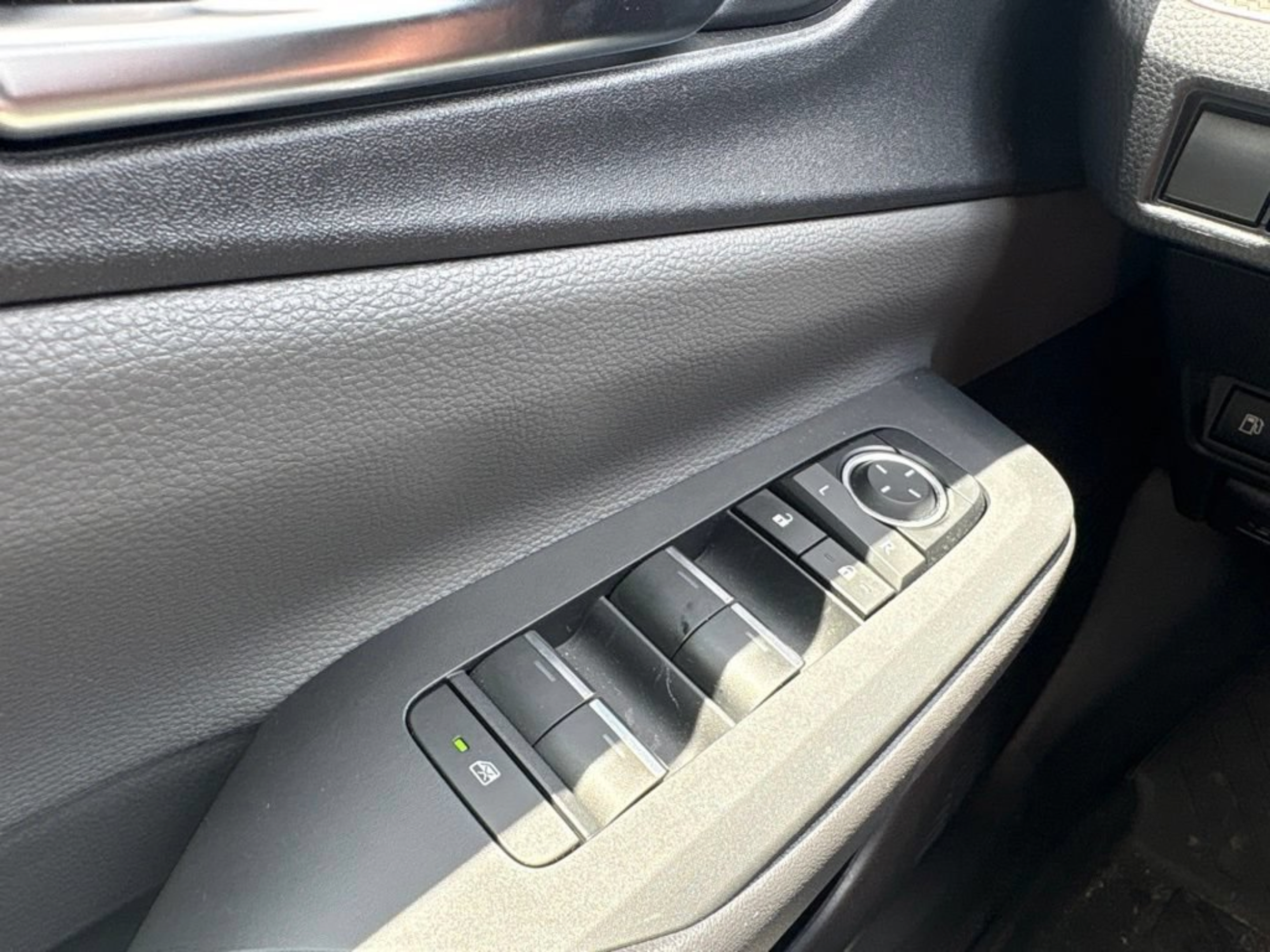 Certified 2024 Toyota Prius XLE FWD image 18