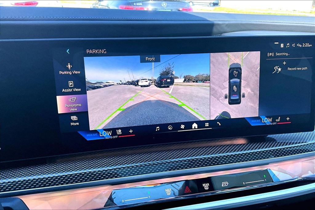 Used 2023 BMW 740i image 13