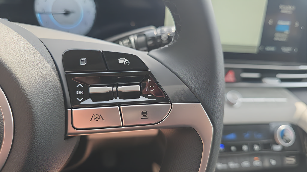New 2026 Hyundai Elantra Limited FWD image 25