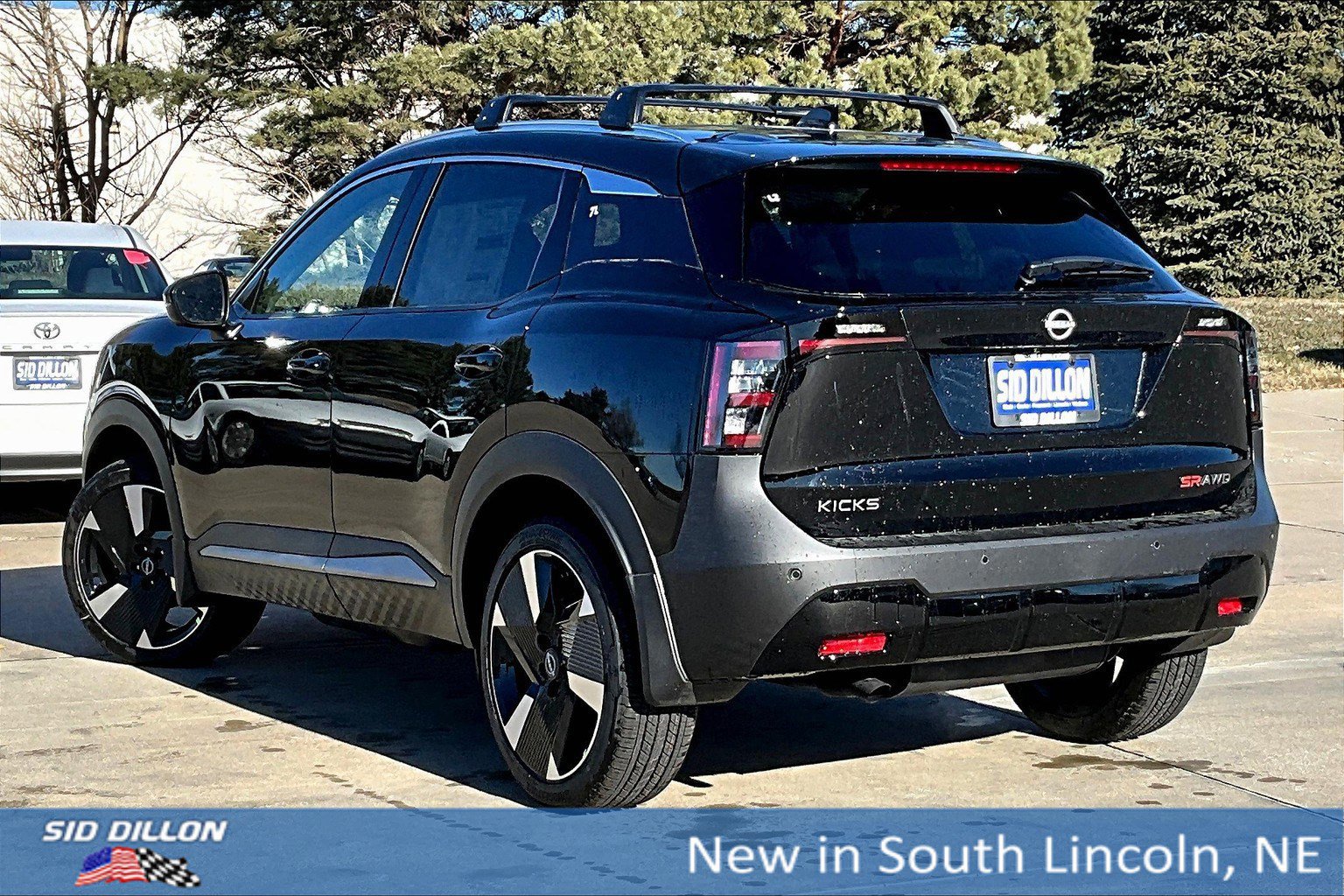 New 2025 Nissan Kicks SR image 3