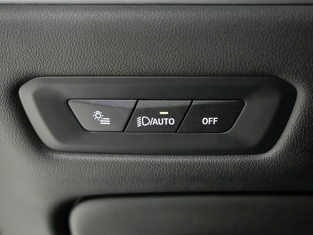 Used 2024 BMW X6 xDrive40i w/ Premium Package image 24