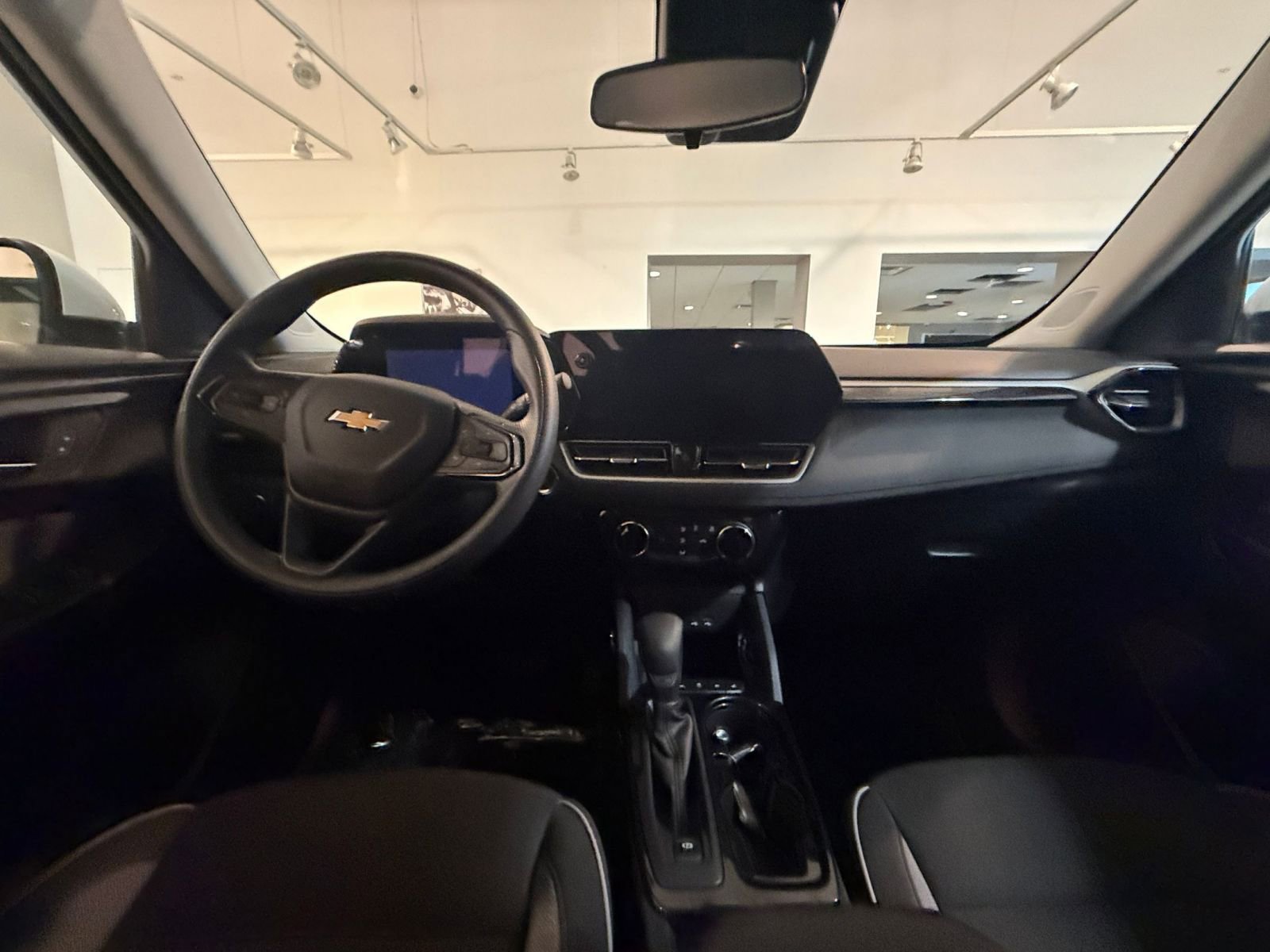 Used 2025 Chevrolet TrailBlazer LT image 31