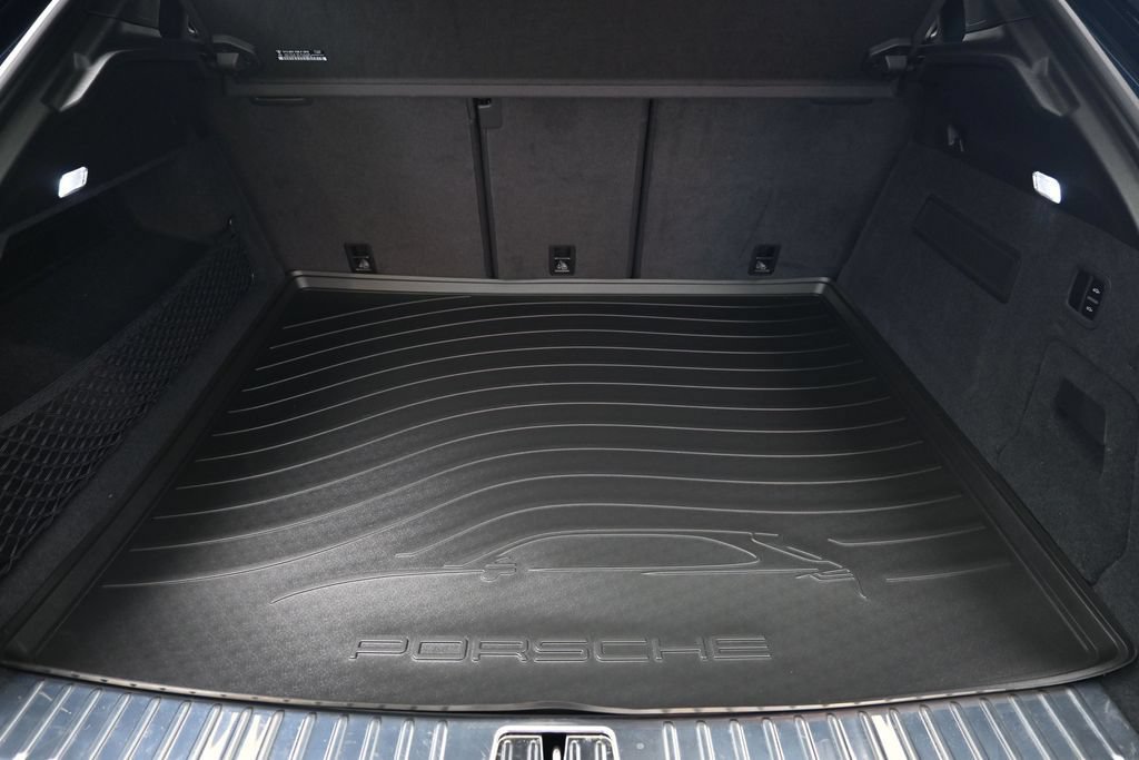 Certified 2025 Porsche Cayenne Coupe AWD/4WD image 33