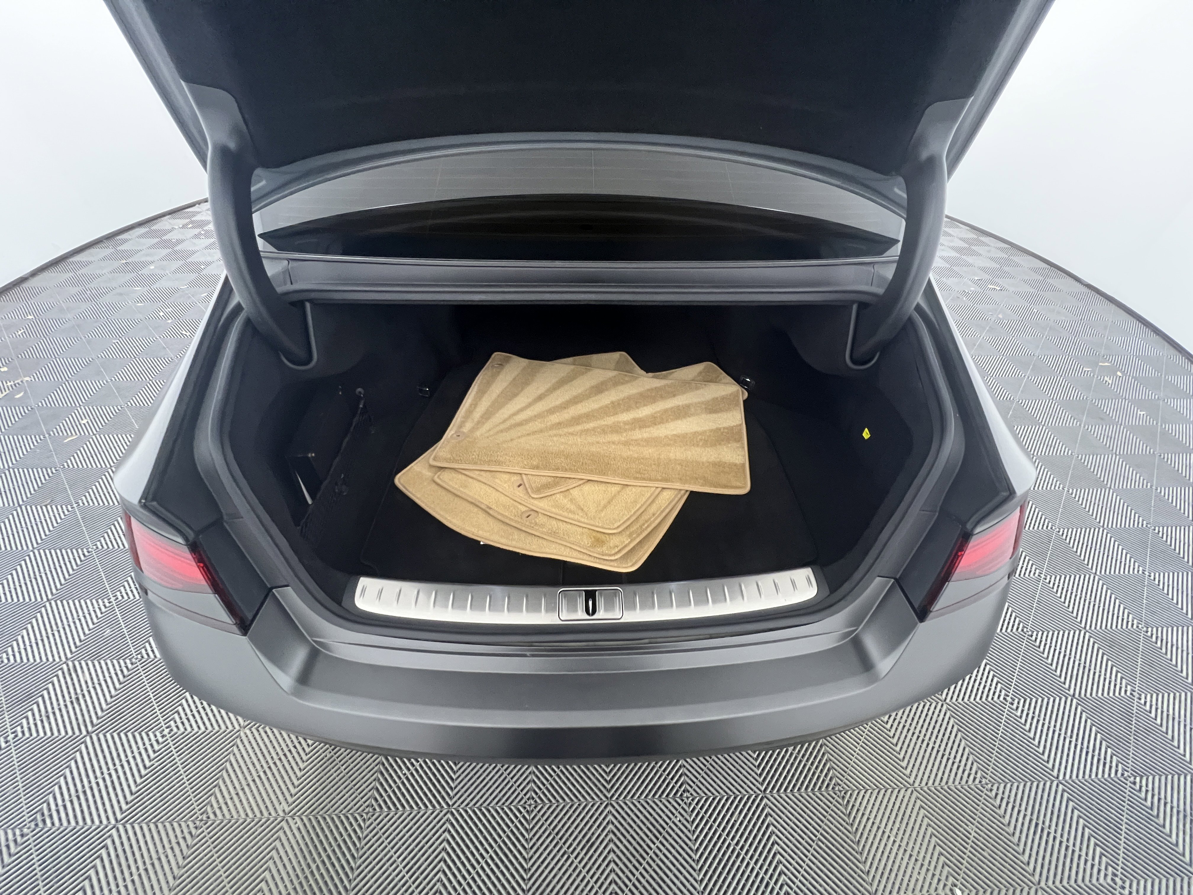 Used 2023 Genesis G90 3.5T AWD/4WD image 19