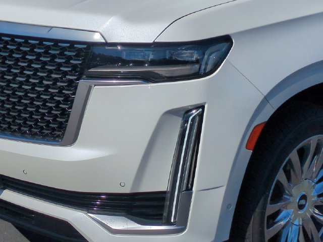 Used 2021 Cadillac Escalade Premium Luxury w/ Performance Package AWD/4WD image 9