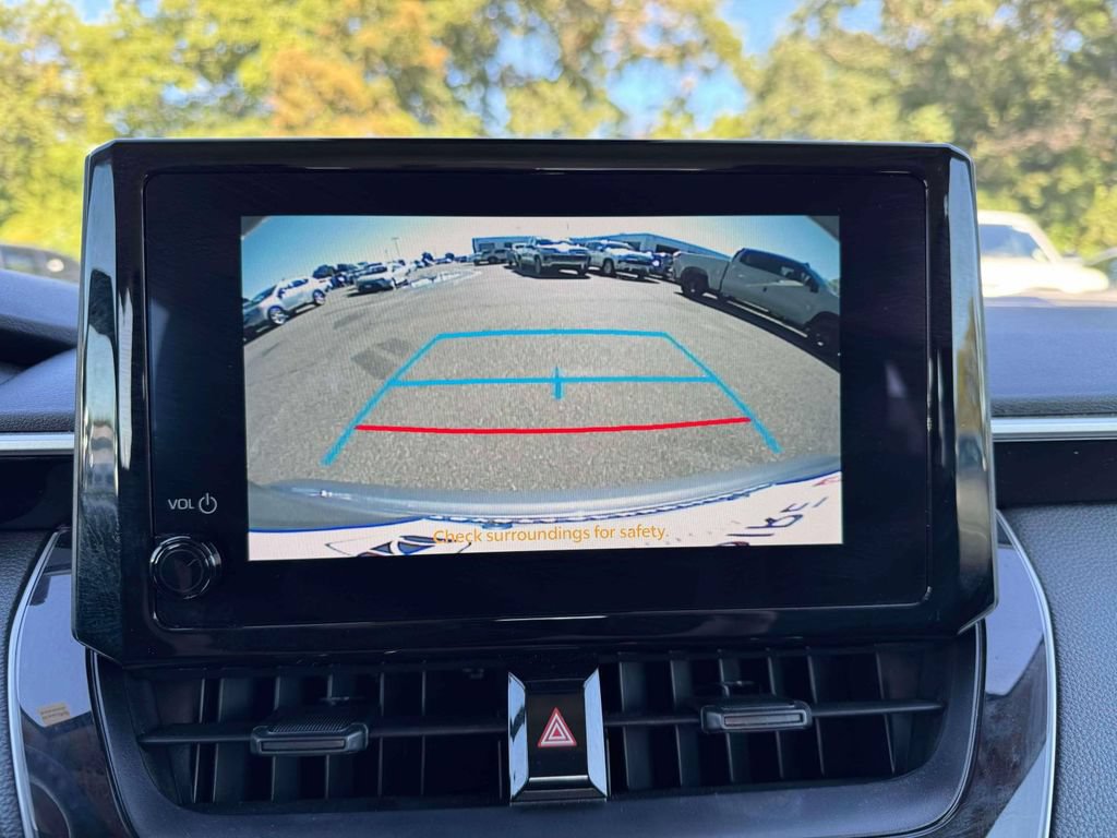 Used 2025 Toyota Corolla LE FWD image 30
