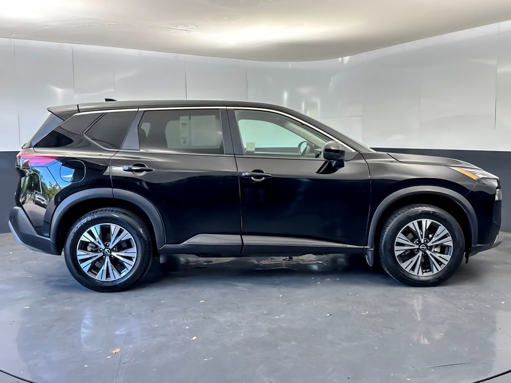 Used 2023 Nissan Rogue SV FWD image 2
