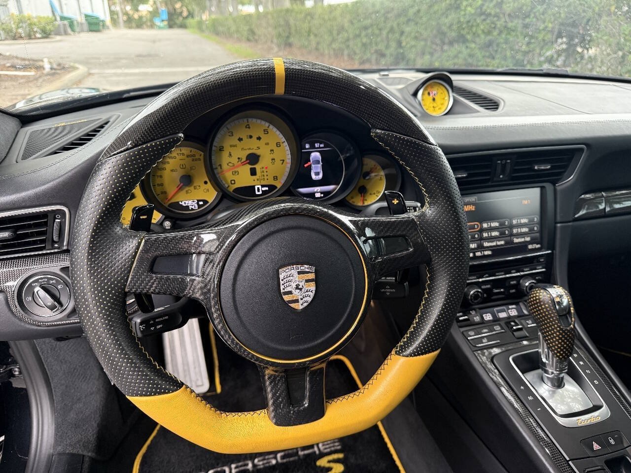 Used 2015 Porsche 911 Turbo S w/ High-end Infotainment Package AWD/4WD image 25