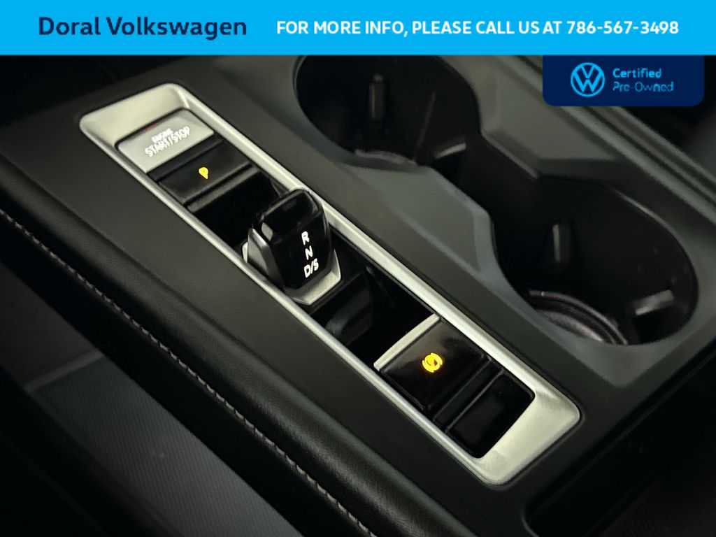 Certified 2024 Volkswagen Atlas Cross Sport SE FWD image 21