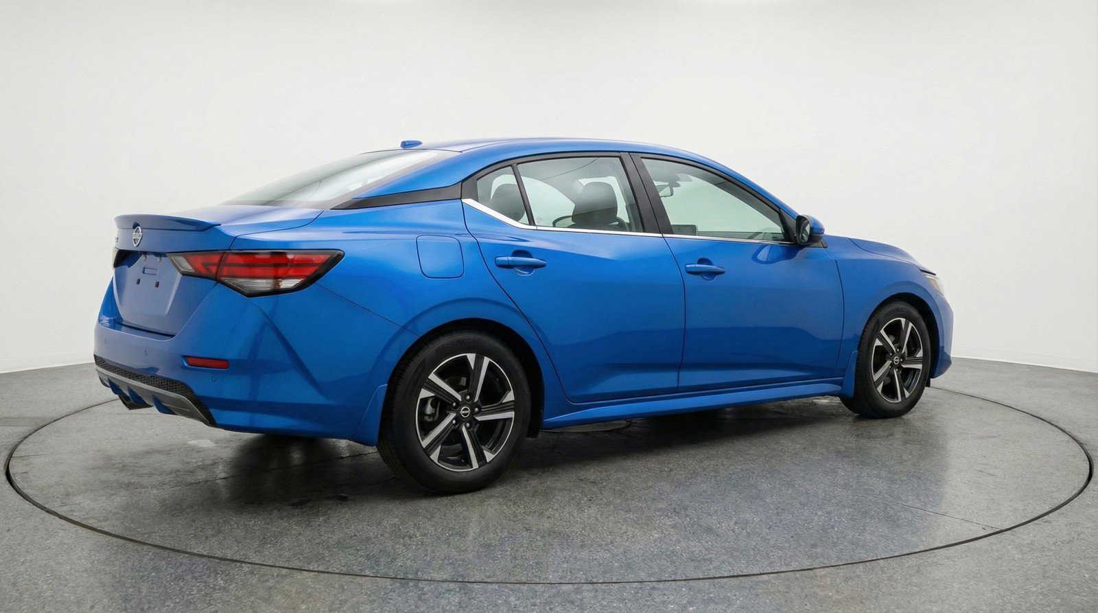 Used 2025 Nissan Sentra SV image 9