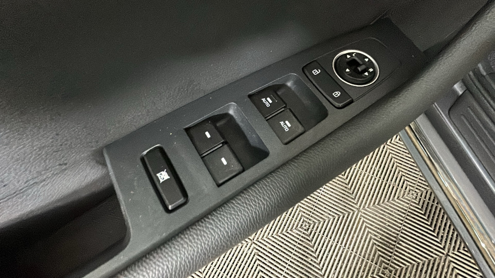 Used 2018 Hyundai Sonata Sport w/ Tech Package 05 FWD image 13