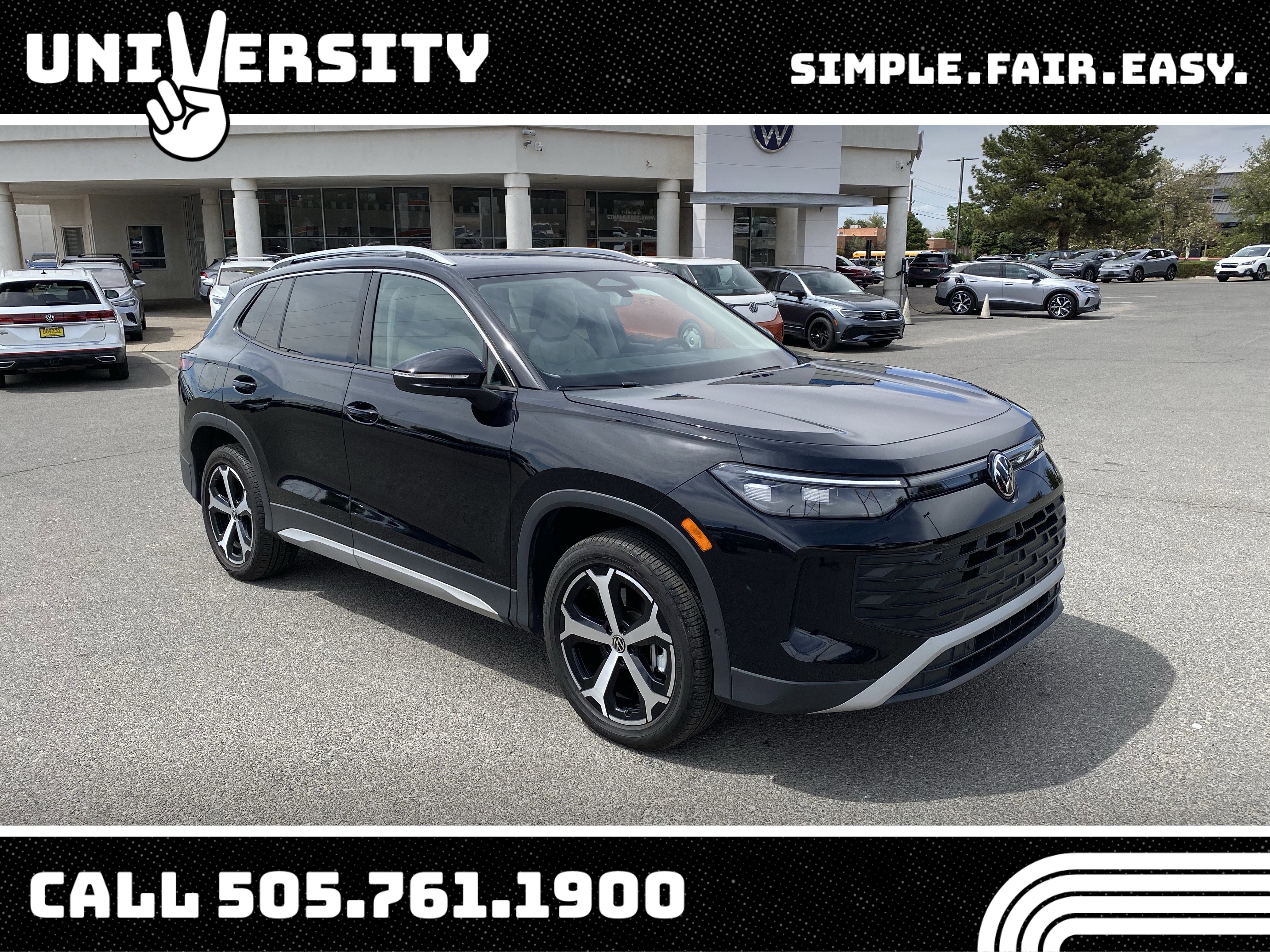 Used 2025 Volkswagen Tiguan SE w/ Panoramic Sunroof Package AWD/4WD image 1