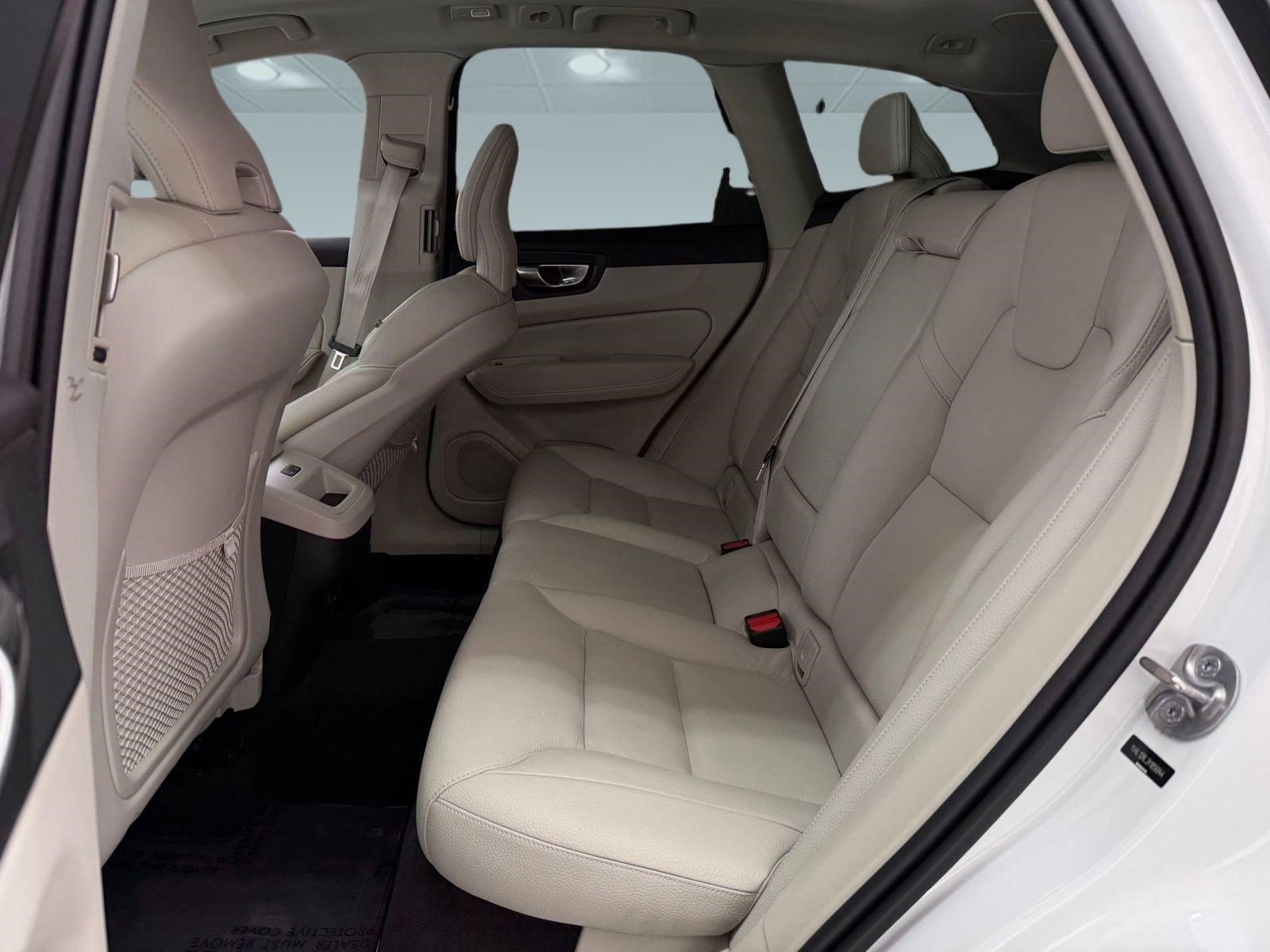 Used 2024 Volvo XC60 B5 Plus w/ Protection Package Premier image 12