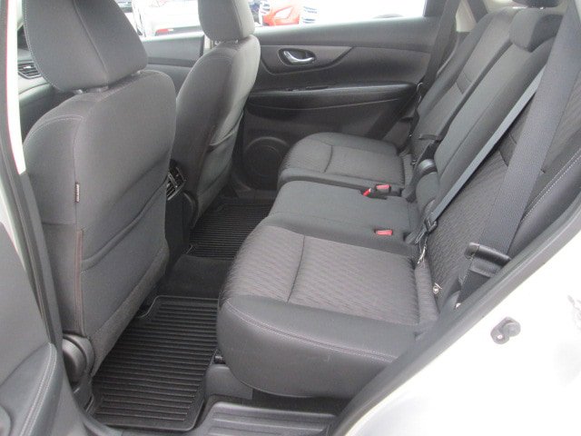 Used 2018 Nissan Rogue S AWD/4WD image 11