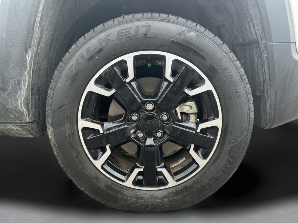 Certified 2023 Jeep Renegade Latitude AWD/4WD image 43