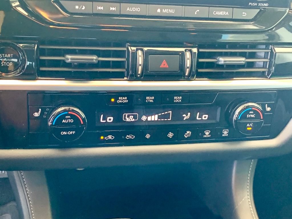 Used 2025 Nissan Pathfinder SV FWD image 36