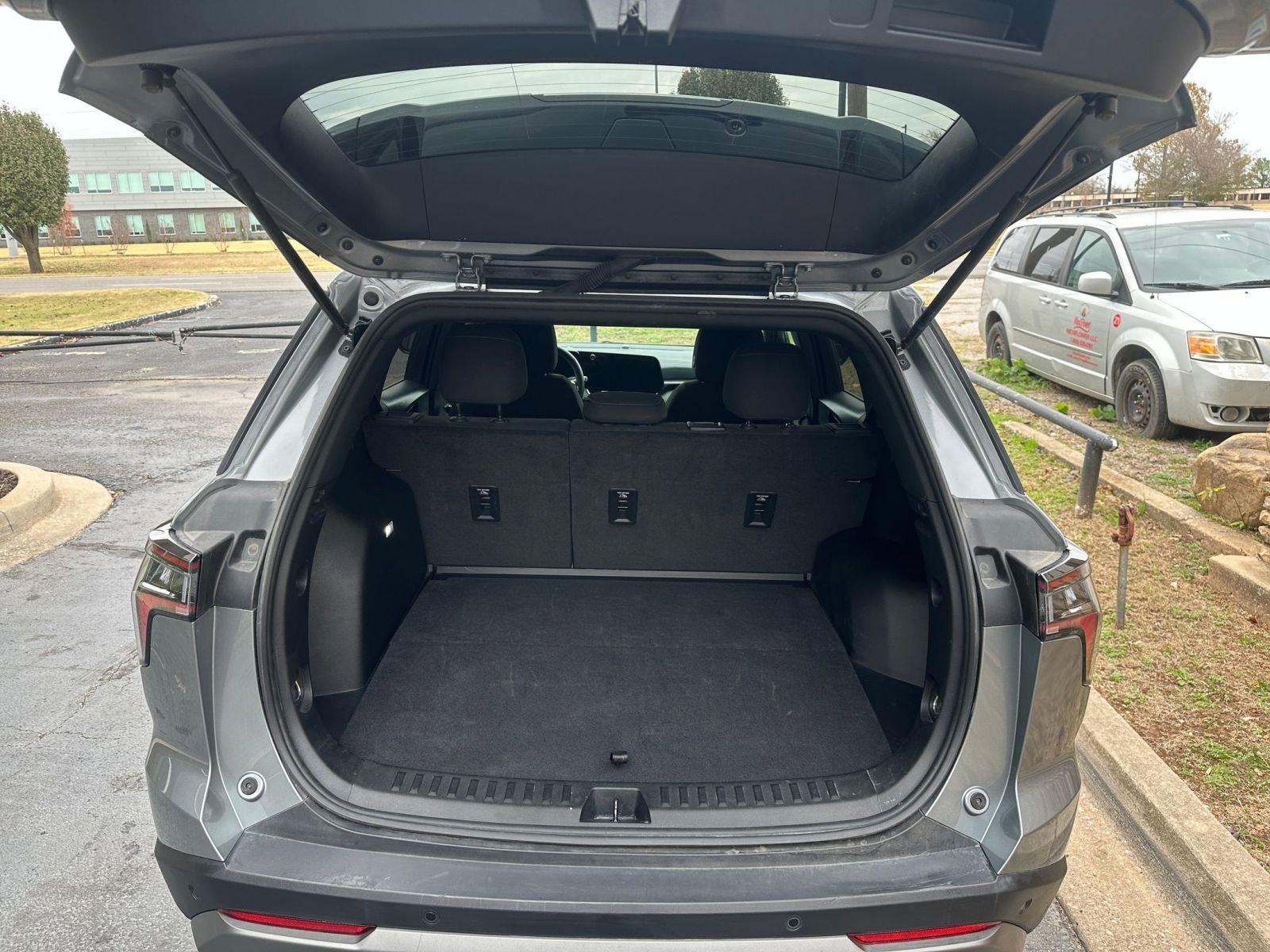 Used 2025 Chevrolet Equinox LT image 30