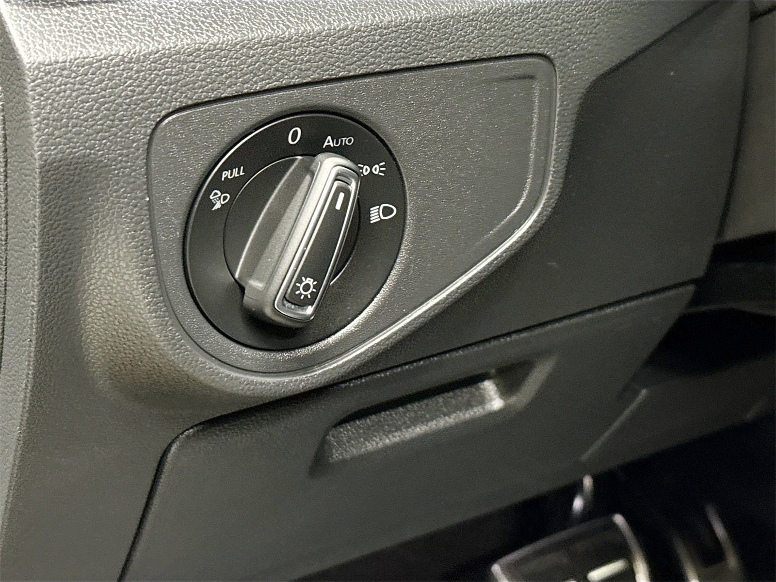 Used 2022 Volkswagen Atlas Cross Sport SEL R-Line image 10