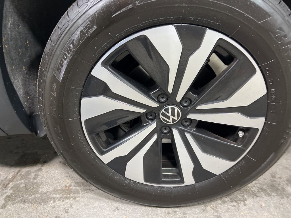 Used 2024 Volkswagen Atlas Cross Sport SE image 41