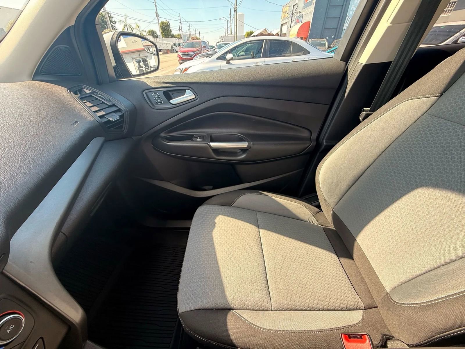 Used 2018 Ford Escape SE image 10