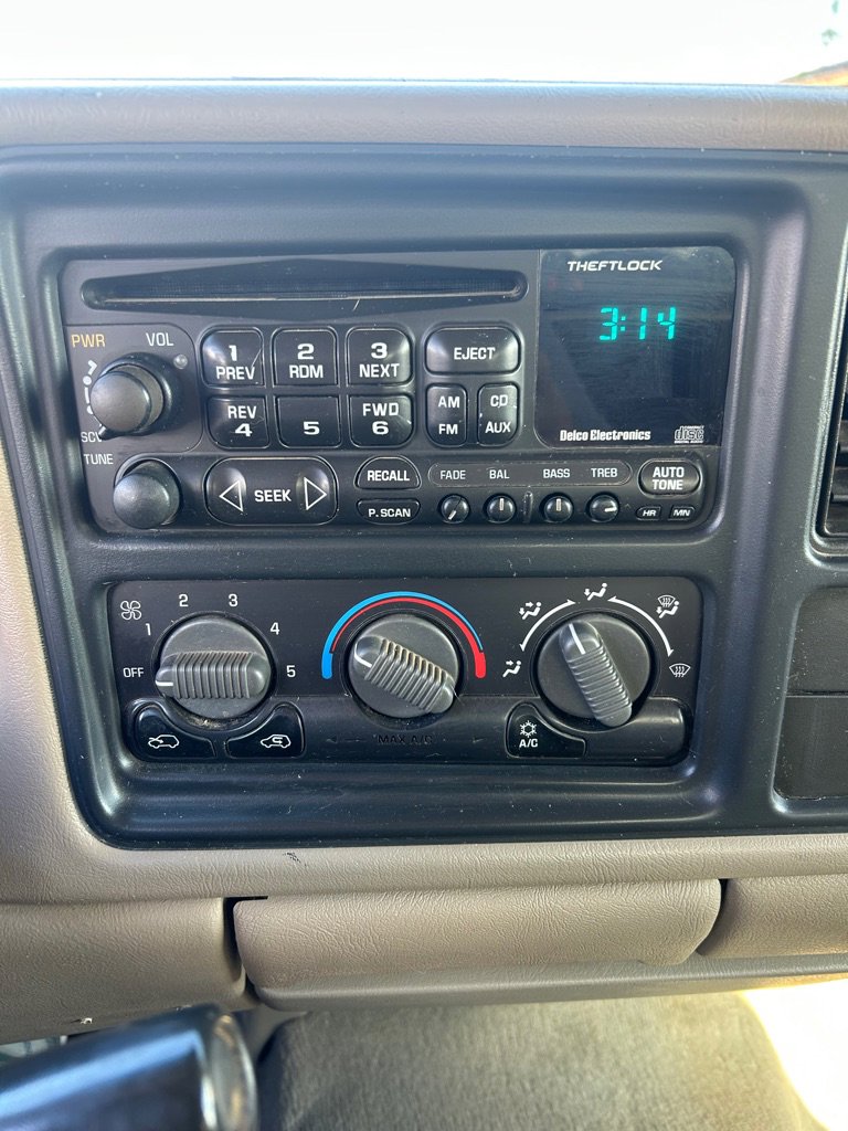 Used 2002 Chevrolet Silverado 1500 LS w/ Heavy Duty Suspension Pkg image 18