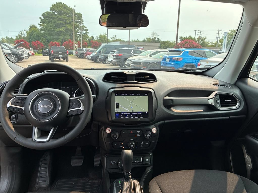 Used 2023 Jeep Renegade Latitude AWD/4WD image 22