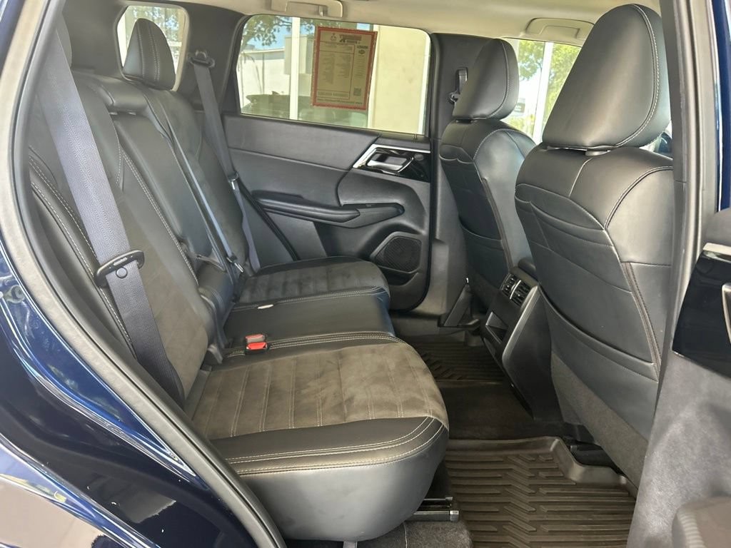 Used 2024 Mitsubishi Outlander FWD image 29