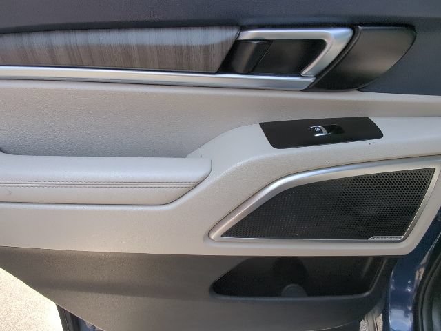 Used 2023 Kia Telluride EX w/ EX Captain's Chair Package AWD/4WD image 28