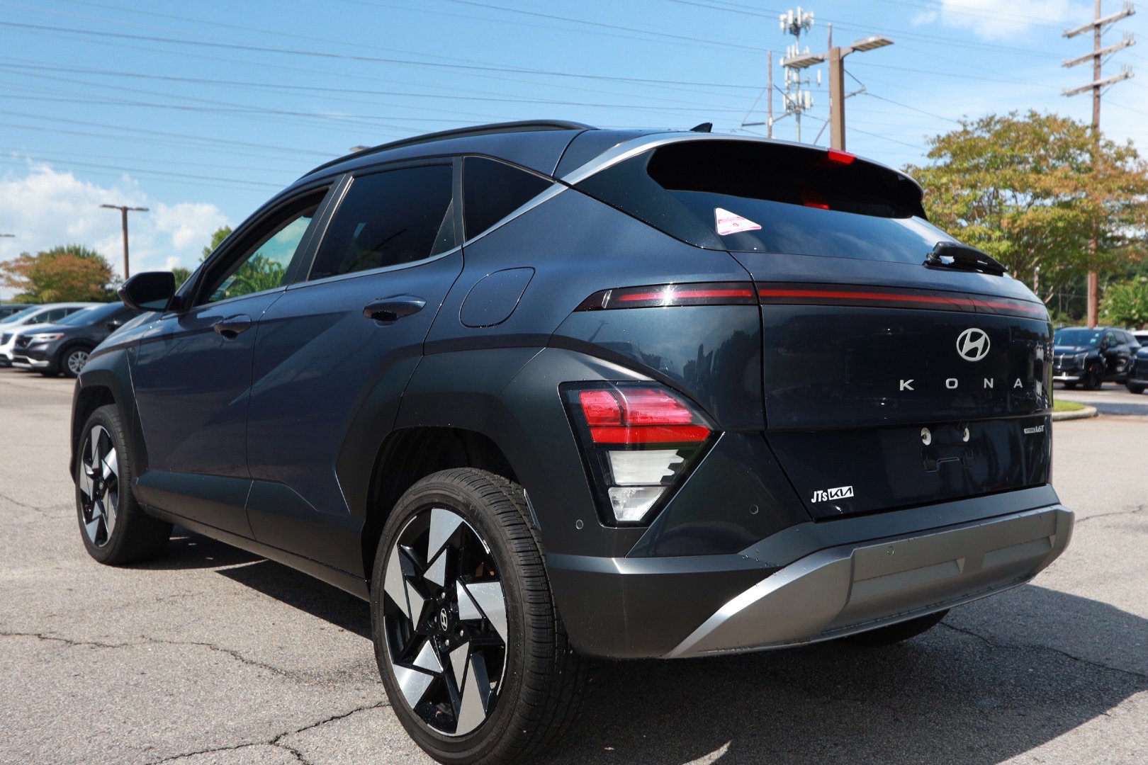 Used 2024 Hyundai Kona Limited AWD/4WD image 3