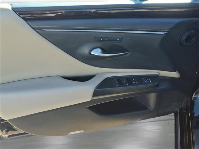 Used 2021 Lexus ES 250 w/ Premium Package image 23