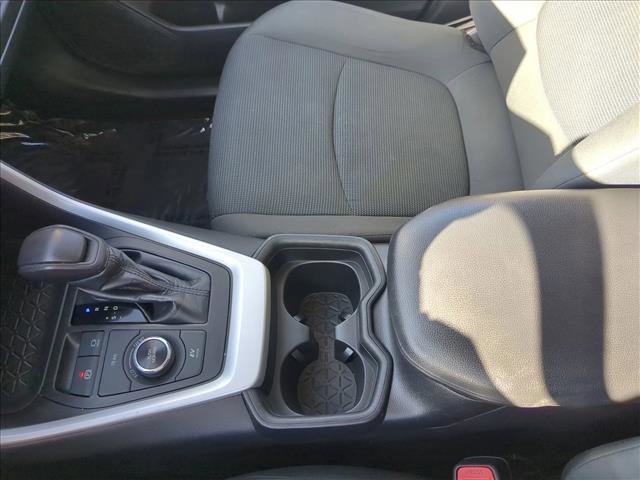 Used 2020 Toyota RAV4 LE image 15