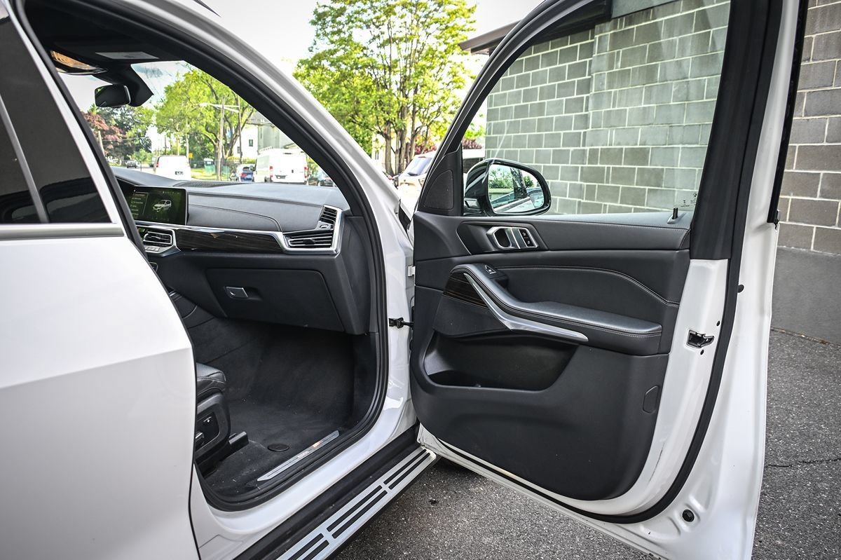 Used 2023 BMW X5 xDrive45e AWD/4WD image 16