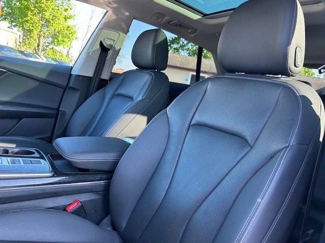 Used 2021 Audi Q8 Premium Plus AWD/4WD image 12