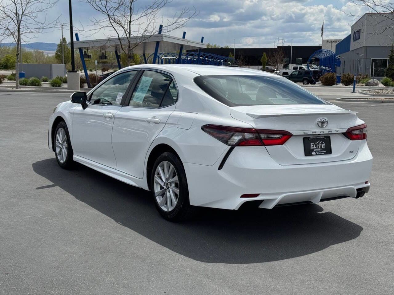 Used 2024 Toyota Camry SE FWD image 9