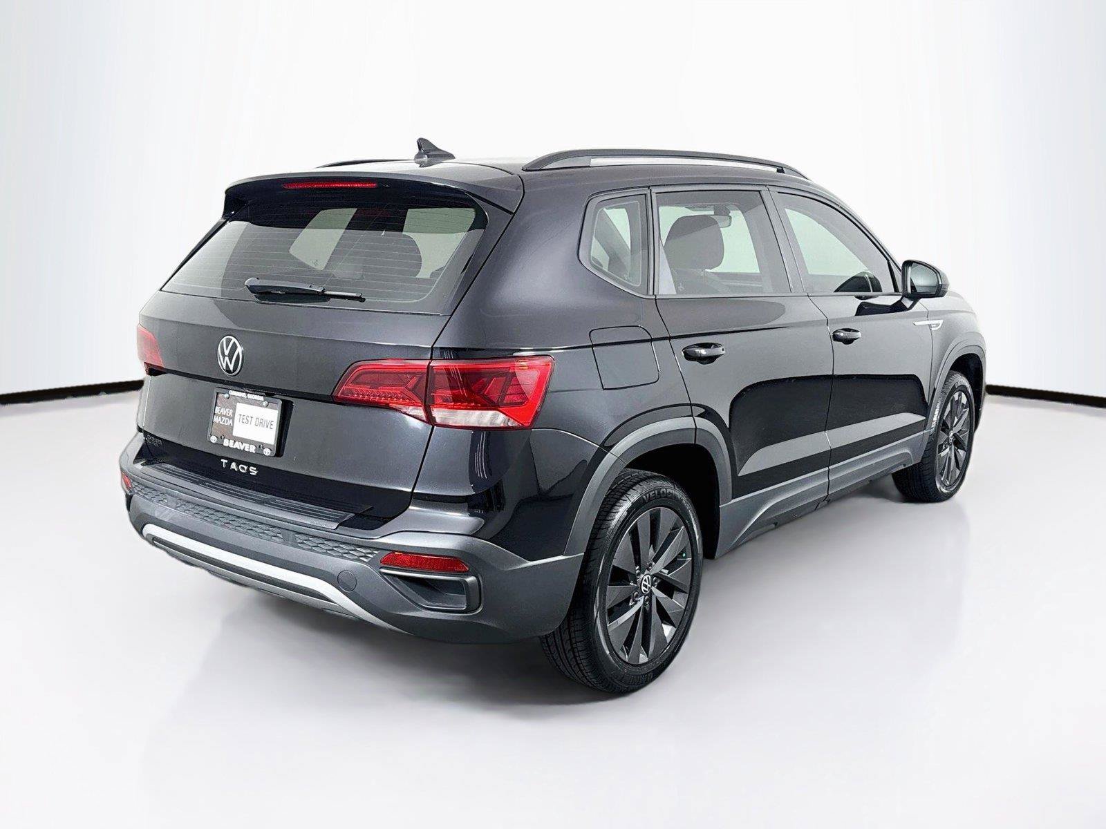 Used 2023 Volkswagen Taos S FWD image 2