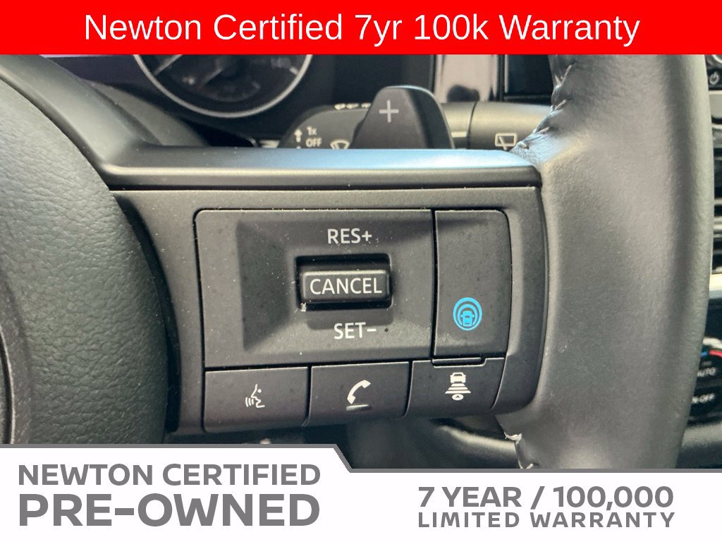 Used 2025 Nissan Pathfinder SV FWD image 32