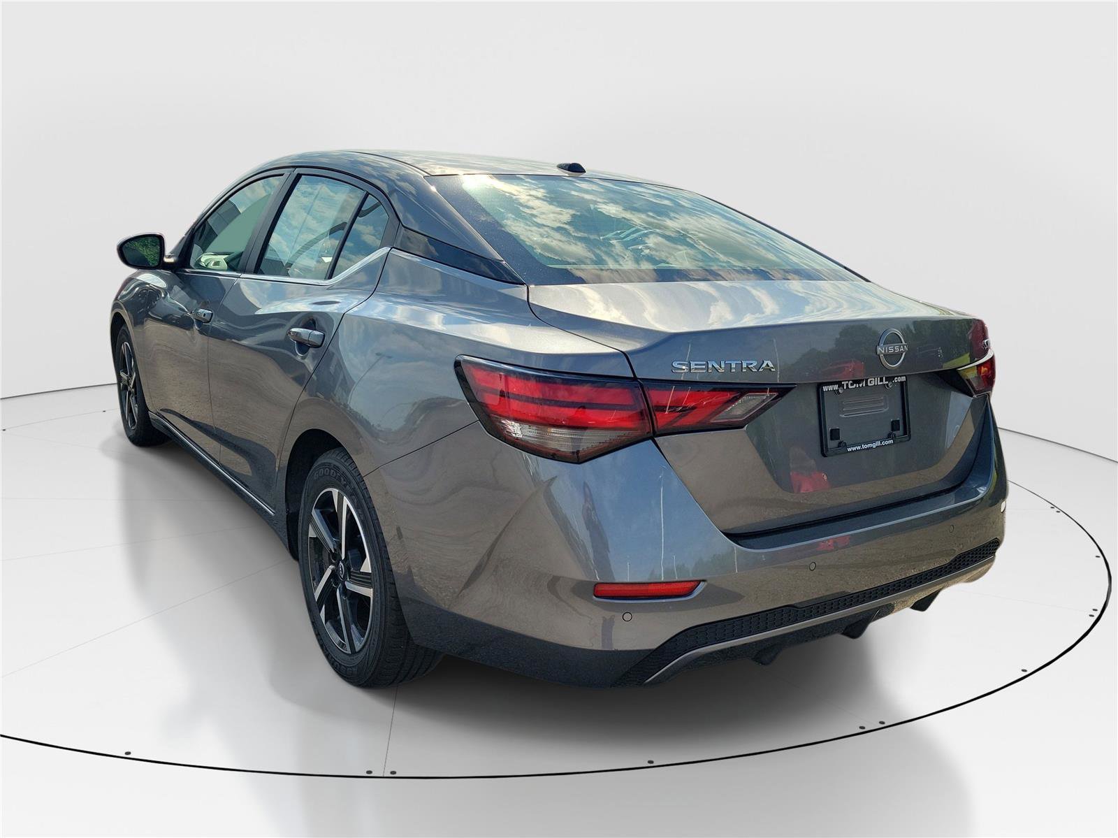 Used 2024 Nissan Sentra SV FWD image 3