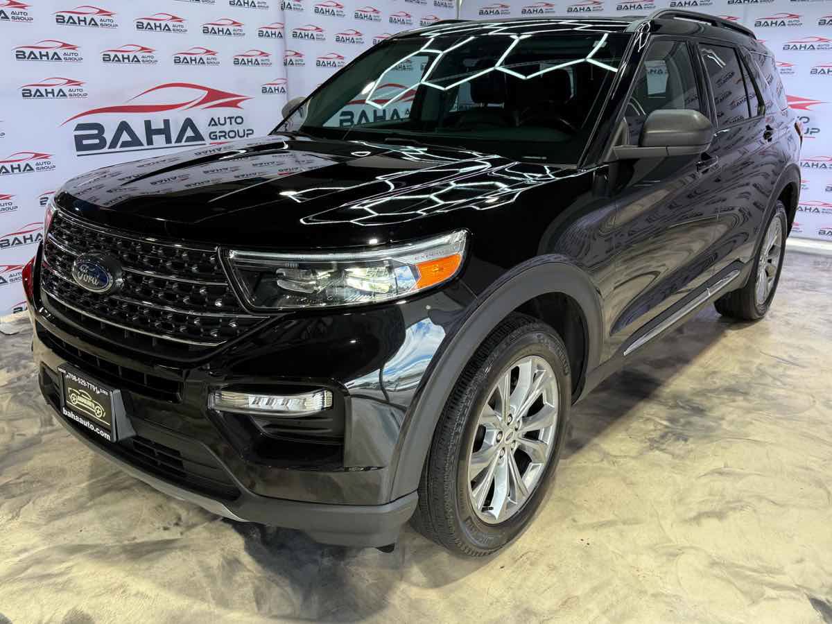 Used 2023 Ford Explorer XLT w/ Equipment Group 202A AWD/4WD image 63