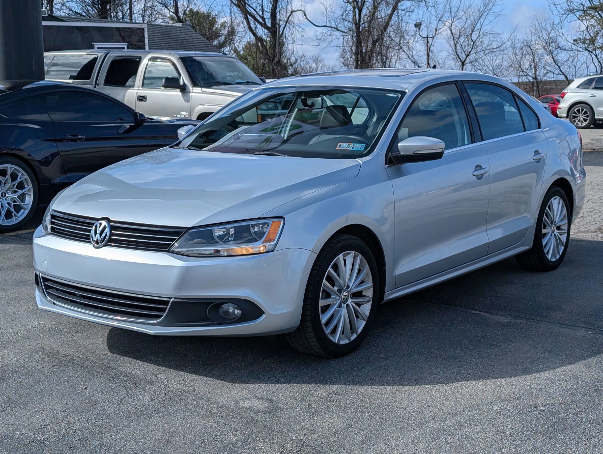 Used 2014 Volkswagen Jetta SEL image 1