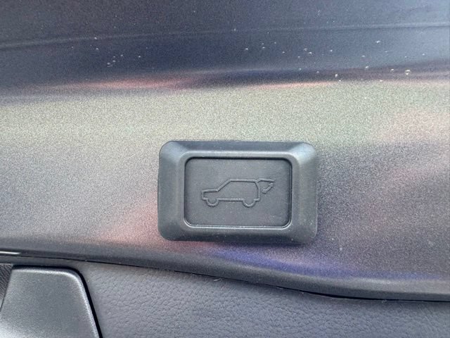 Used 2022 Toyota RAV4 XSE w/ XSE Grade Weather Package AWD/4WD image 11