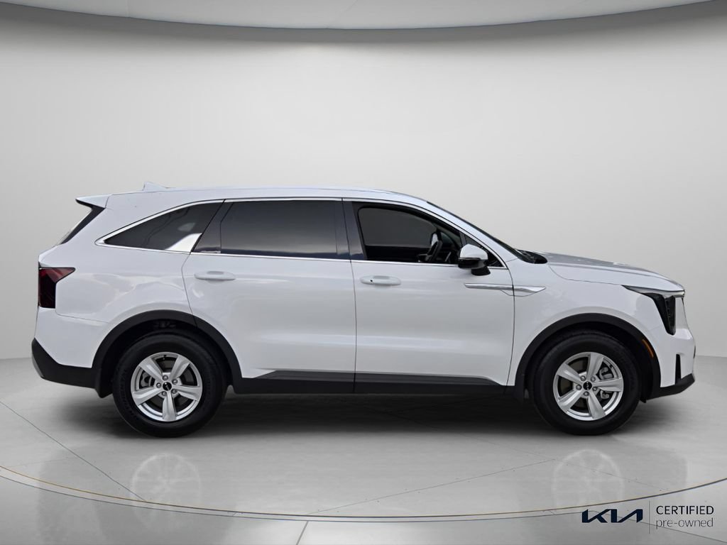 Certified 2026 Kia Sorento LX FWD image 4