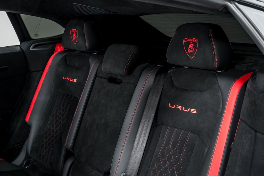 Used 2023 Lamborghini Urus Performante AWD/4WD image 33