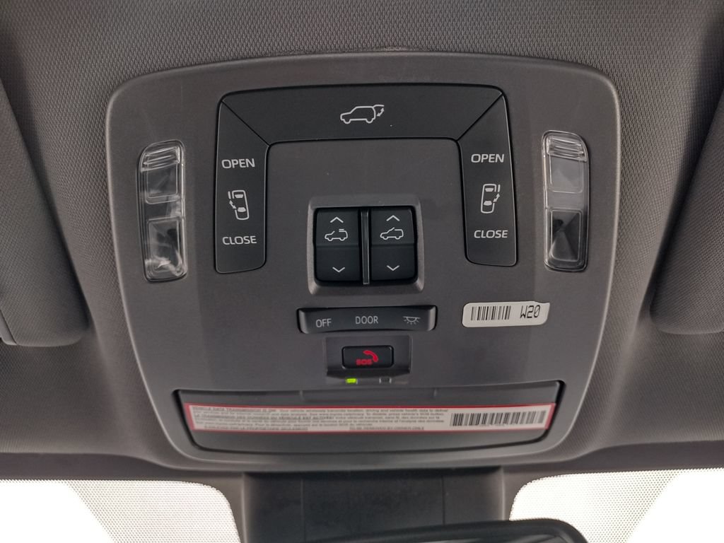 Used 2021 Toyota Sienna XSE AWD/4WD image 31