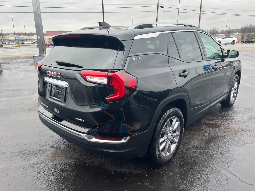 Used 2024 GMC Terrain SLT w/ Tech Package image 5