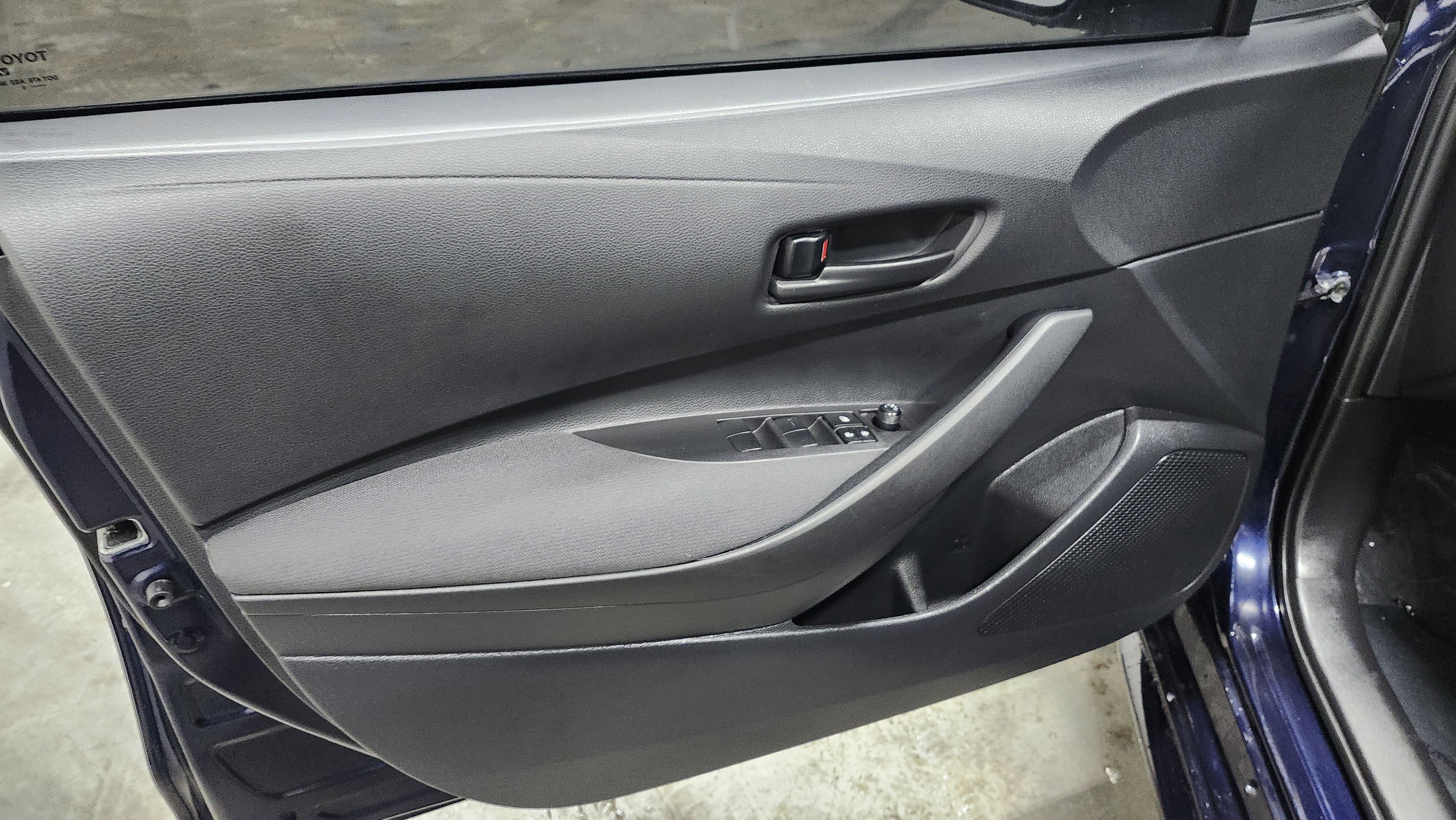 Used 2025 Toyota Corolla LE image 22