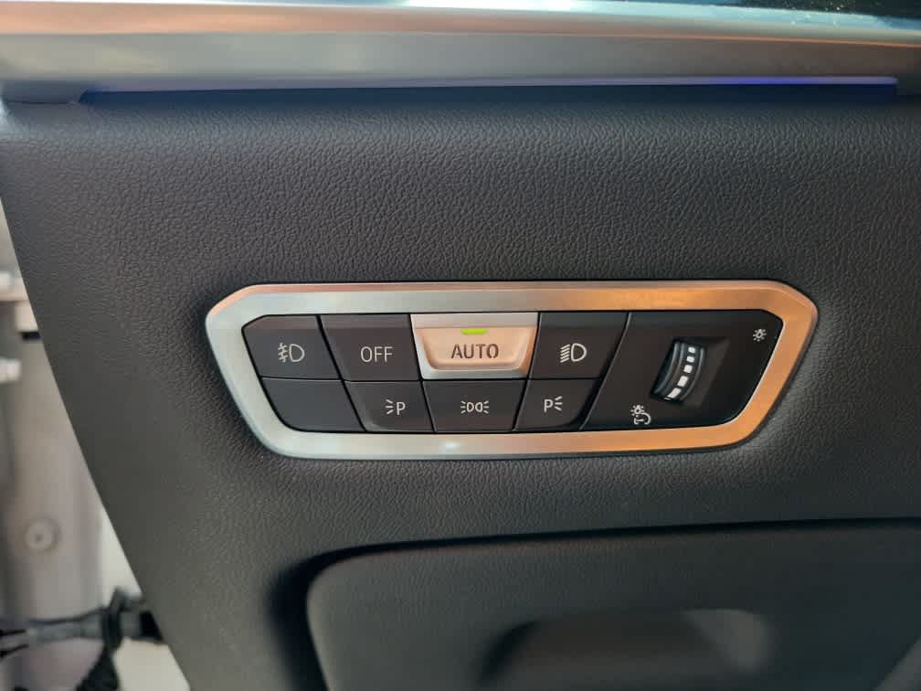Used 2019 BMW X7 xDrive50i w/ M Sport Package AWD/4WD image 23