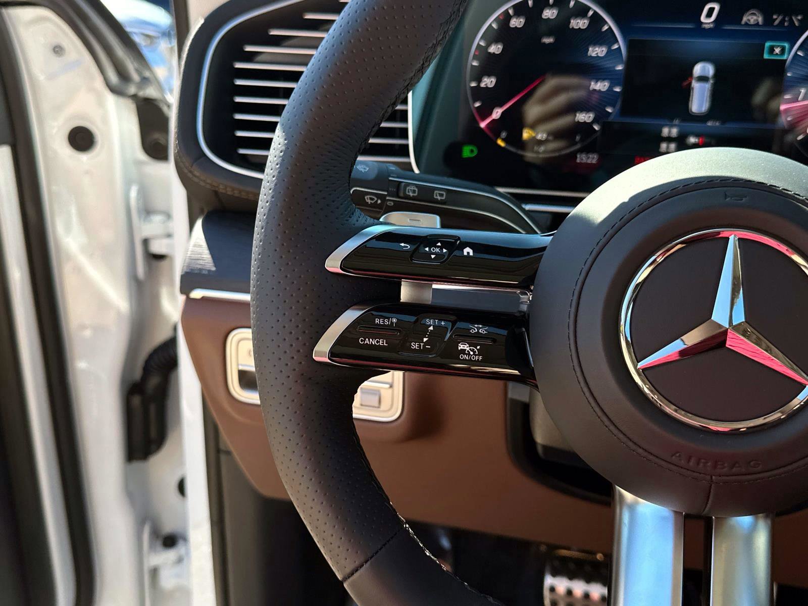 New 2026 Mercedes-Benz GLS 450 4MATIC image 28
