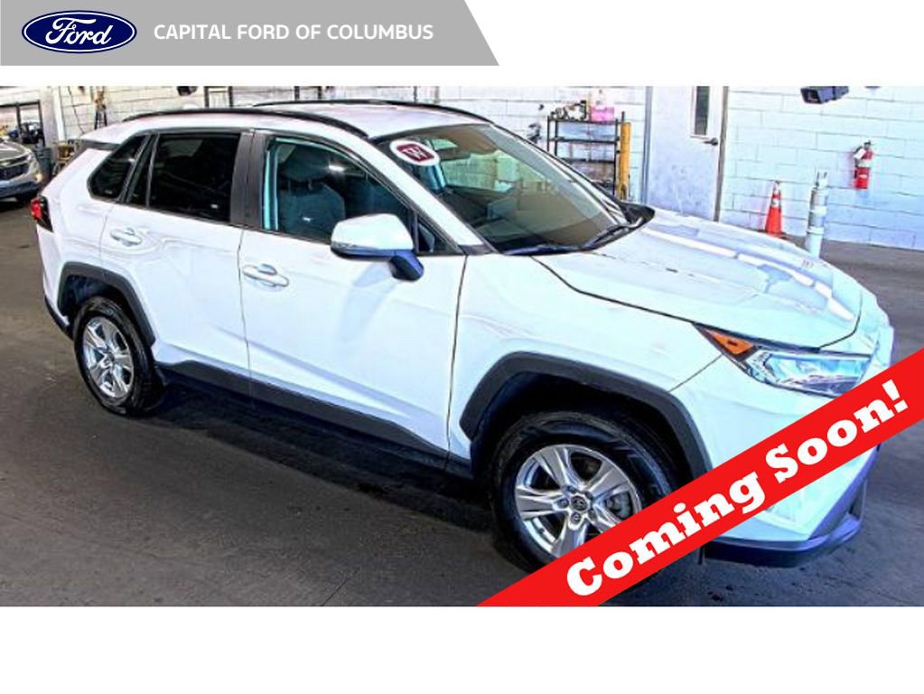 Used 2021 Toyota RAV4 XLE AWD/4WD image 1