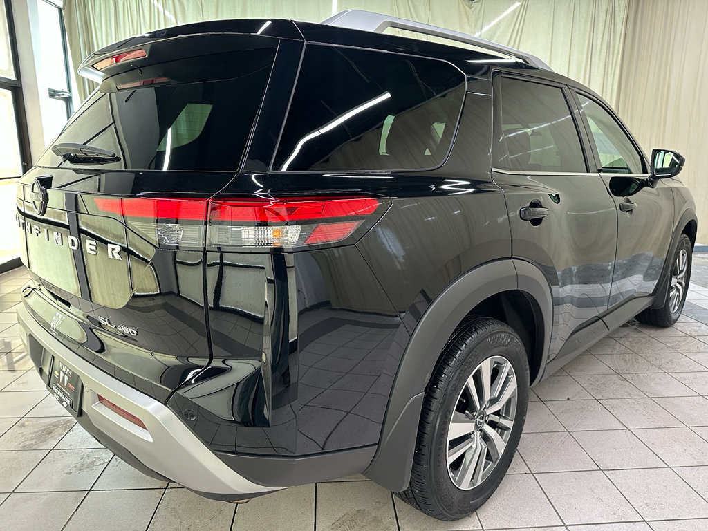 Used 2025 Nissan Pathfinder SL AWD/4WD image 5