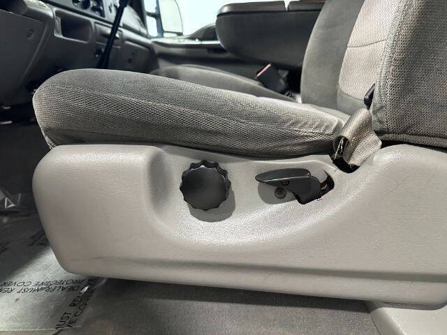 Used 2003 Ford F350 XLT AWD/4WD image 14